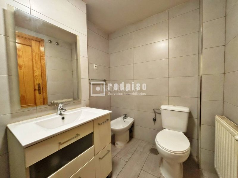 Foto 13455ae0-d669-4c08-bfe4-96fcf093574e. Xalet amb calefacció aparcament a Alovera