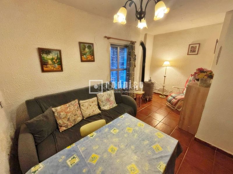 Foto f1532bf0-a109-4fb2-b469-354840694351. Casa amb calefacció aparcament a Arbancón