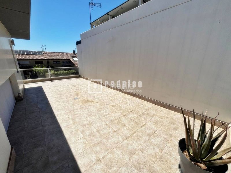 Foto a20fe6b6-e2f0-4208-b201-716328d81b9d. Xalet amb calefacció a Quer