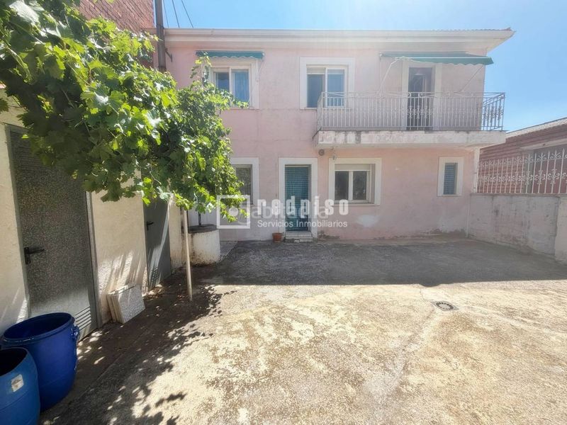 Foto 1f035d2a-7138-4972-be45-d0131fc1d389. Casa amb calefacció aparcament a Marchamalo