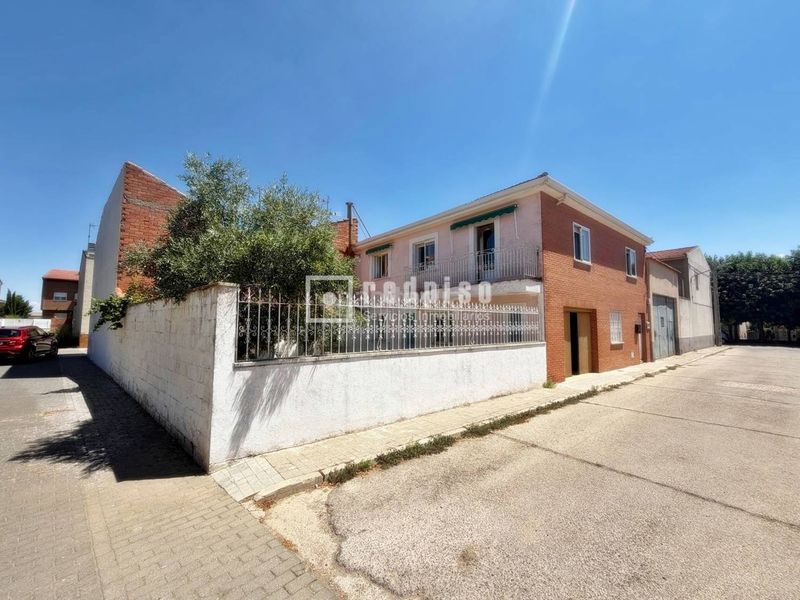 Foto 5ad15bdd-d215-46a3-986f-8fde0eba046e. Casa amb calefacció aparcament a Marchamalo
