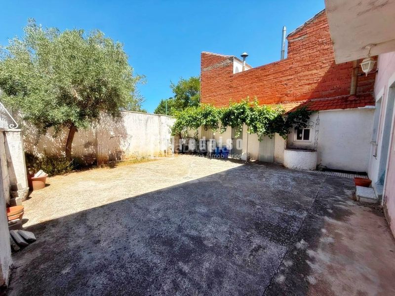 Foto c7135bea-7e4a-49a6-b9e3-bc0911212a08. Casa amb calefacció aparcament a Marchamalo