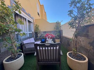 Casa aparellada a Fabelo. Casa en venta en puerto del rosario