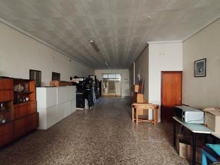 Local Comercial  Carrer mare de du del remei. Local en venta