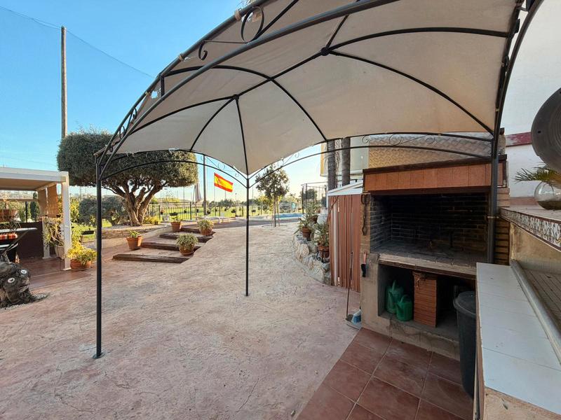 Foto 038d41ec-583a-446c-9e4a-1d86ced00475. Casa amb aparcament piscina a Bonalba-Cotoveta Mutxamel