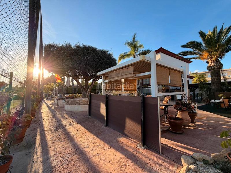 Foto 23c8bda3-eddd-40d0-a823-1dd65e640e6f. Casa amb aparcament piscina a Bonalba-Cotoveta Mutxamel