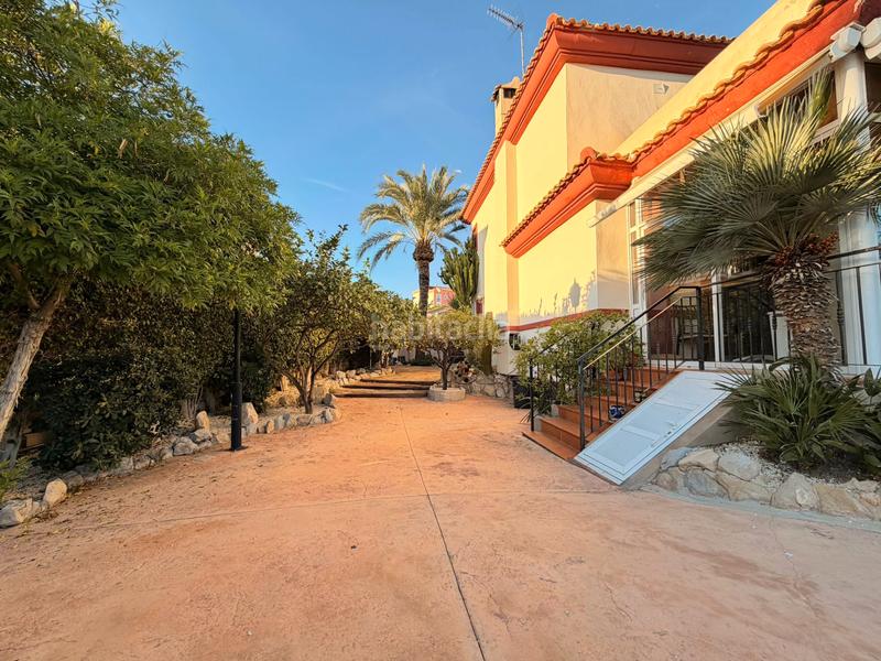 Foto 75a25161-09d9-4348-8a8d-b75dba7f6de2. Casa amb aparcament piscina a Bonalba-Cotoveta Mutxamel