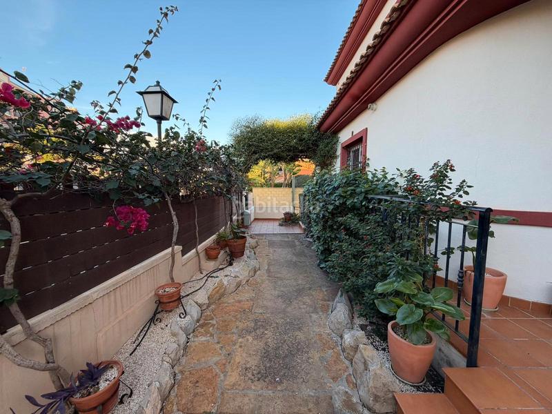 Foto 7b4e2590-bcd3-47ac-b75b-965bfc0c96fd. Casa amb aparcament piscina a Bonalba-Cotoveta Mutxamel