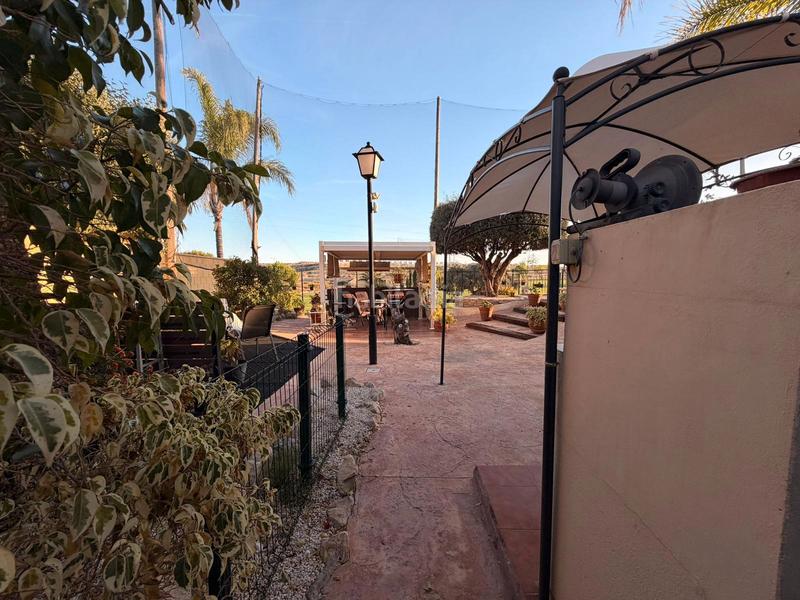 Foto b7ec5268-b0d7-4107-ac08-c553088f8990. Casa amb aparcament piscina a Bonalba-Cotoveta Mutxamel