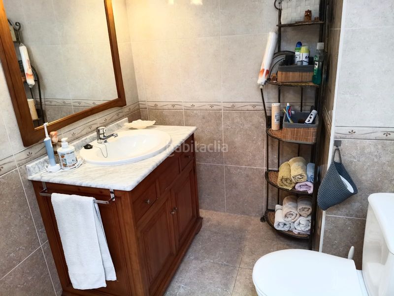 Foto ab2ba4c5-4885-44eb-9fa9-4023a2b0dbc4. Casa adossada amb aparcament a Aigües