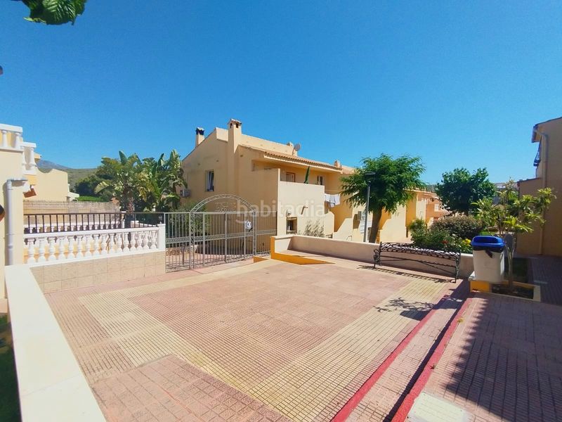 Foto 550d32b3-68d7-4ffd-8a15-8c4679ef6755. Pis amb xemeneia piscina a Pueblo Acantilado-Lanuza Campello (el)