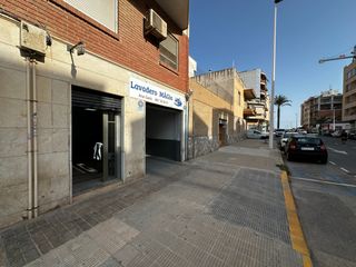 Local Comercial a Carrer la Santa Maria