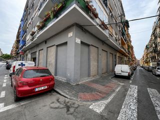 Local Comercial a Calle Francisco Verdú 44