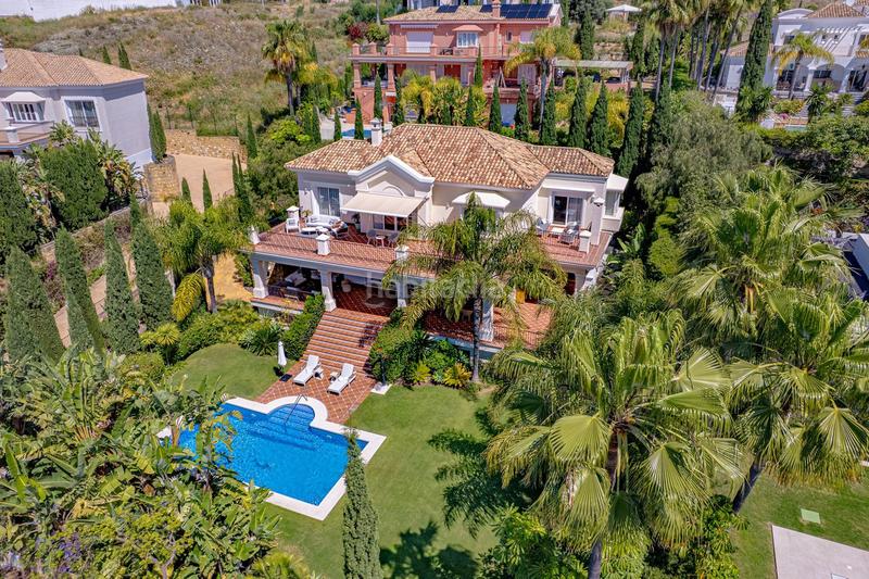 Foto f7b30abe-3529-4700-b456-7e72df785d68. Chalet with parking pool in Los Flamingos Benahavís