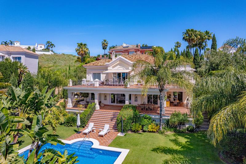 Foto a06614dd-f7ee-46cd-8c77-fc35960bdd24. Chalet en Los Flamingos Benahavís