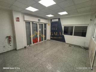Location Local commercial à Ruta de la Plata. Alquiler local comercial de 250 metros zona centro caceres