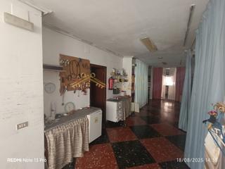 Lloguer Local Comercial a Centro. Alquiler local comercial de unos 200 metros zona centro caceres