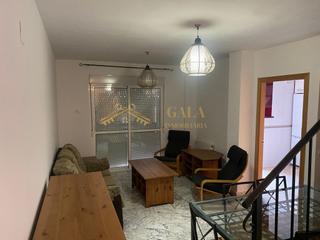 Lloguer Casa aparellada a Montesol - Mejostilla. Alquiler vivienda adosada en zona mejostilla 4 habitaciones
