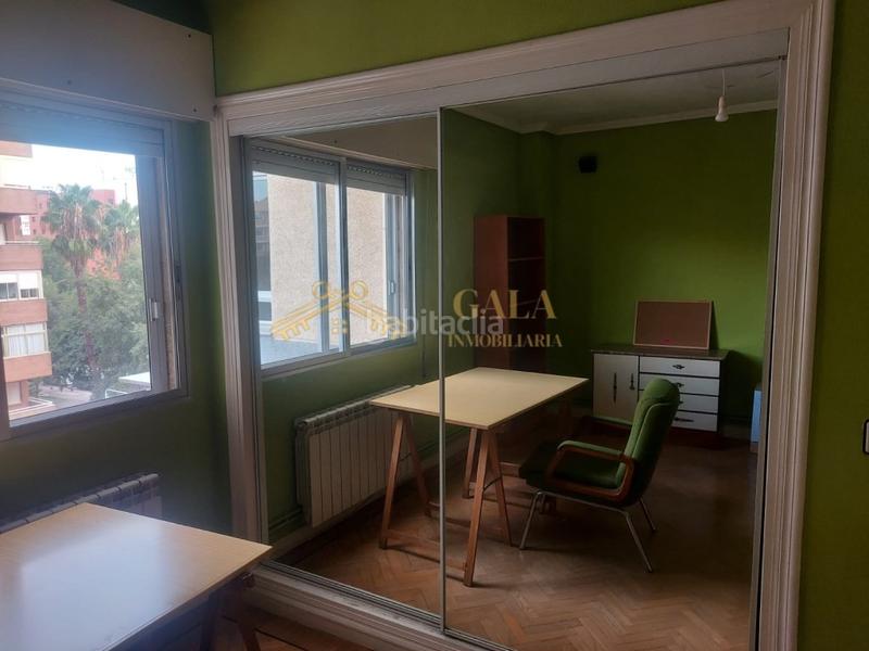 Foto ca35969d-d536-429d-9cce-cc77b9b953c3. Alquiler piso alquiler piso 4 habitaciones estudiantes trabajadores zona Ruta de la Plata caceres en Cáceres