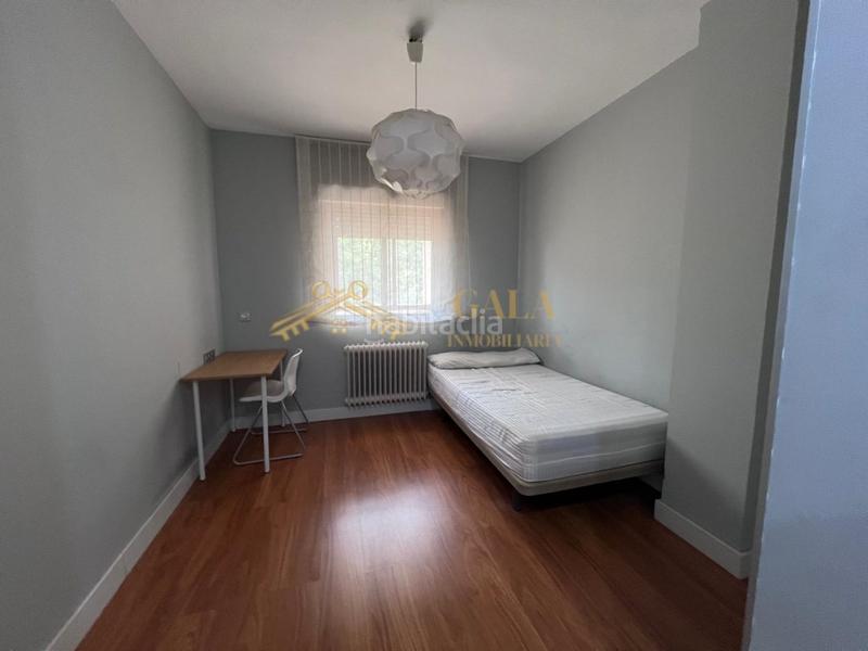 Foto a062580e-240b-4cc9-ab78-9032a1fb6ccf. Alquiler piso alquiler piso 4 habitaciones zona Ruta de la Plata en Cáceres