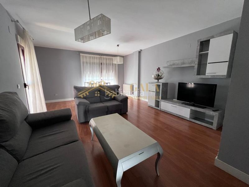 Foto 90dfd77c-cdf6-4824-898b-58d77efb4e08. Miete etagenwohnung mit parking in Ruta de la Plata Cáceres