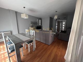 Miete Etagenwohnung in Ruta de la Plata. Alquiler piso estudiantes 4 habitaciones zona ruta de la plata