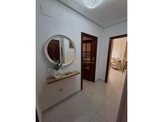 Lloguer Apartament a Centro. Alquiler apartamento 2 habitaciones zona cruz caidos