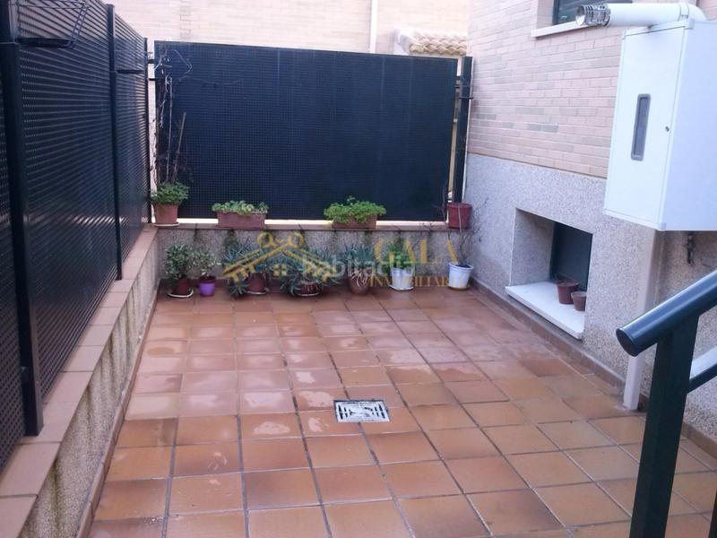 Foto 837c2f41-faf8-48e0-b99f-770362d59c5f. Casa a schiera con parcheggio in Montesol - Mejostilla Cáceres