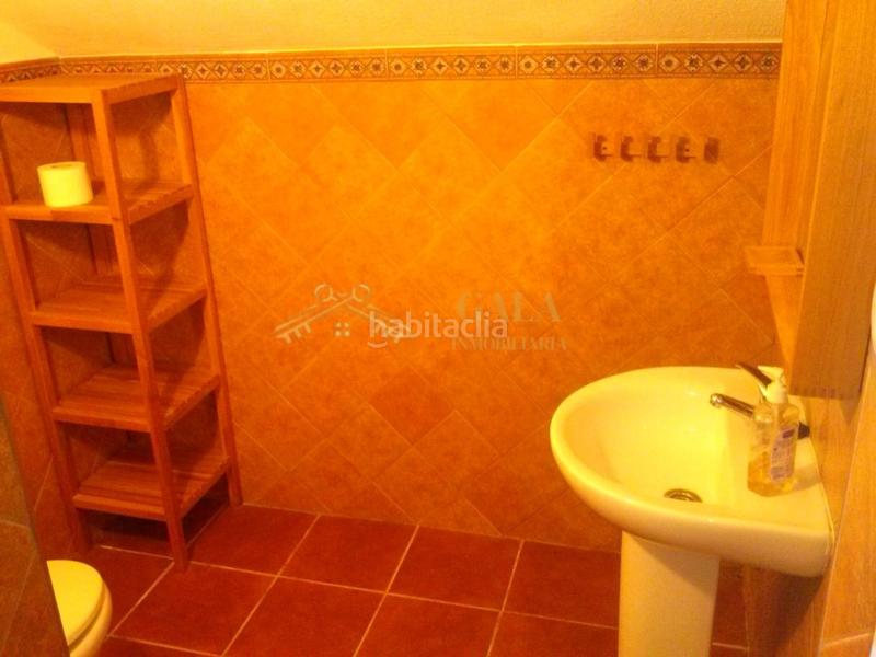 Foto da583d36-ad98-4c93-bc81-9709ce80864a. Casa a schiera con parcheggio in Montesol - Mejostilla Cáceres