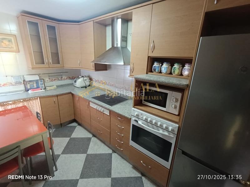 Foto c583de45-6972-4fa7-8c8d-a57c0dd2ec9a. Alquiler piso alquiler piso 4 habitaciones zona san blas caceres en Cáceres