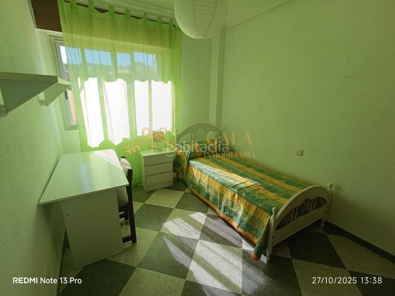 Foto e1732fd8-6af5-4b5b-baff-a6548052bee2. Alquiler piso alquiler piso 4 habitaciones zona san blas caceres en Cáceres