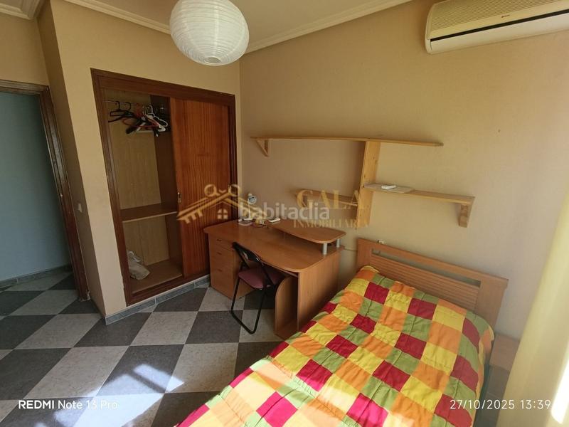 Foto edf1328d-44e4-406d-b55a-b956a854102f. Alquiler piso alquiler piso 4 habitaciones zona san blas caceres en Cáceres