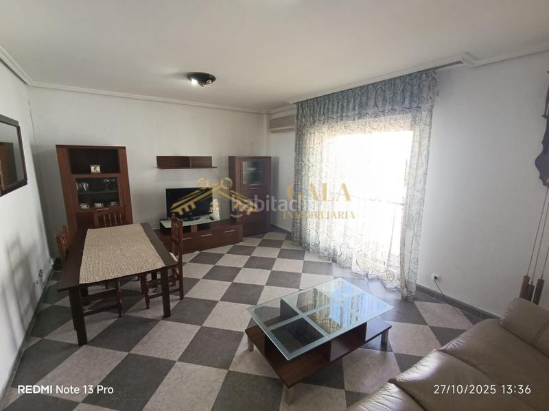 Foto 5a8858ac-13ea-406b-913d-5604eff04f40. Miete etagenwohnung mit parking in Casco Antiguo Cáceres