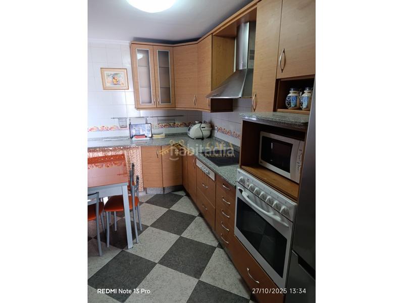 Foto cc8b5a92-1eb1-47bd-8ef4-6ccfe6feb05f. Miete etagenwohnung mit parking in Casco Antiguo Cáceres