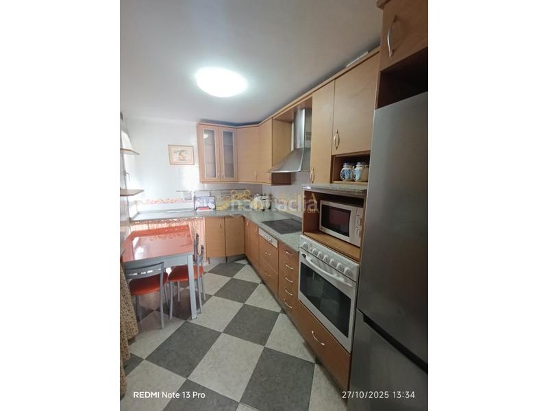 Foto 1989bcd3-be2c-4d13-b7dd-536ed78df463. Rent flat with parking in Casco Antiguo Cáceres