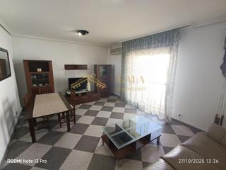 Rent Flat in Casco Antiguo. Alquiler piso 4 habitaciones zona san blas caceres