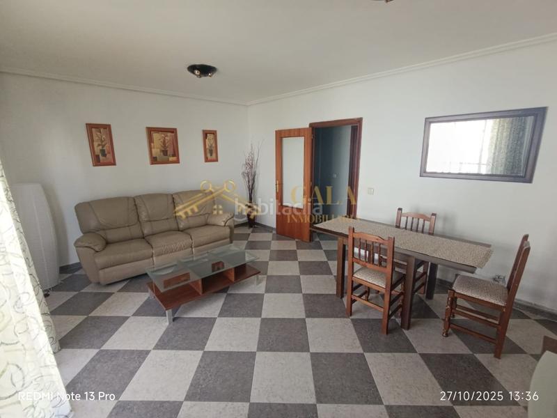 Foto 6cb7a9ce-d50b-4539-b00c-31442da36a42. Rent flat with parking in Casco Antiguo Cáceres