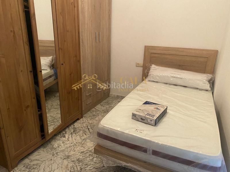 Foto 16311c16-ceb6-4443-a8f8-d8c9b69fc881. Casa pareada venta vivienda adosada en zona mejostilla 4 habitaciones en Cáceres