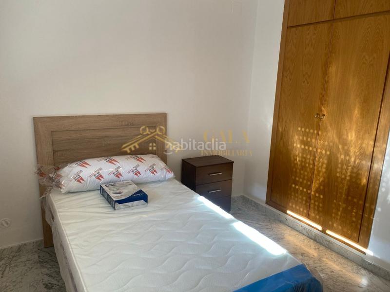 Foto 295c2445-10e2-4f44-8927-a1c4baed637e. Casa pareada venta vivienda adosada en zona mejostilla 4 habitaciones en Cáceres