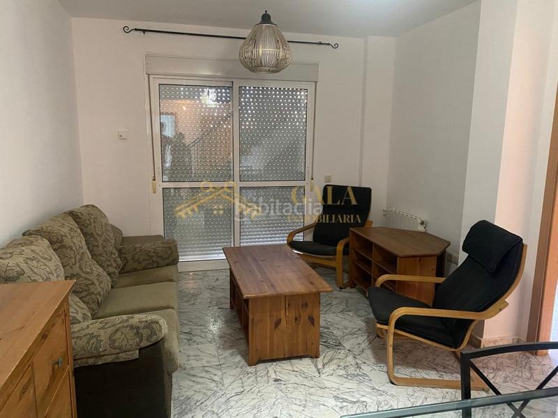 Foto 650c10f4-8cee-45ac-a1bf-a468cce1ba0c. Casa pareada venta vivienda adosada en zona mejostilla 4 habitaciones en Cáceres