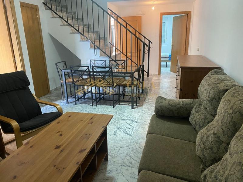 Foto a82ec680-79ae-4c3f-bec5-6ea5618ad348. Casa pareada venta vivienda adosada en zona mejostilla 4 habitaciones en Cáceres