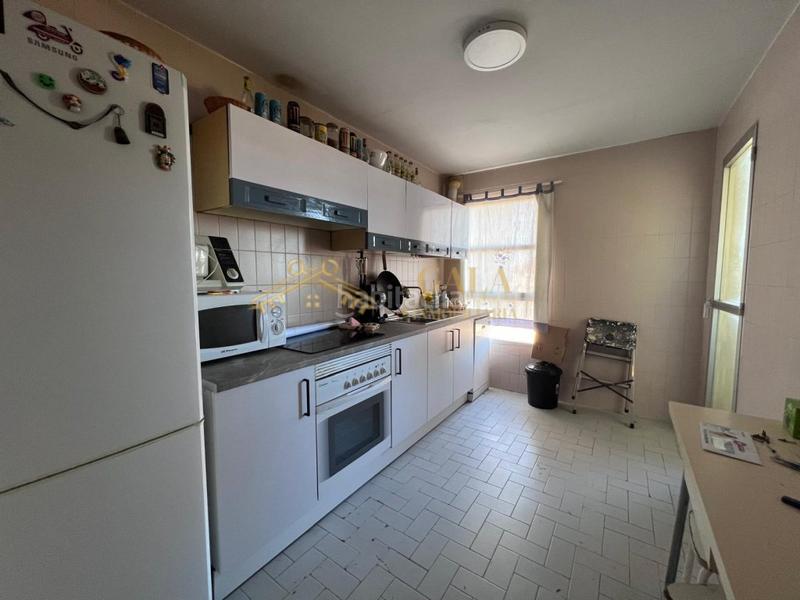 Foto 60ed0461-a41d-42c4-8edf-fedb1a8904d0. Alquiler piso alquiler piso 4 dormitorios zona centro en Cáceres