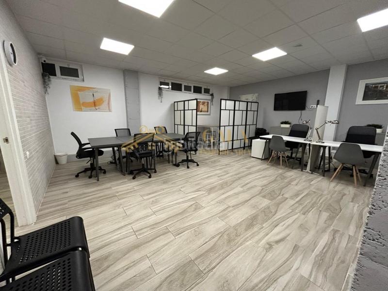 Foto b79829af-bb05-4de4-bd93-67ed310c7ca2. Alquiler local comercial alquiler oficina reformada zona nuevo en Cáceres