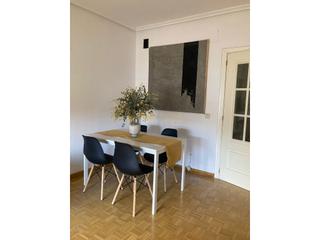 Etagenwohnung in Casco Antiguo