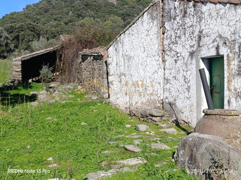 Foto b83f2dbb-df2a-45df-b0df-670da073490d. Casa a Montánchez