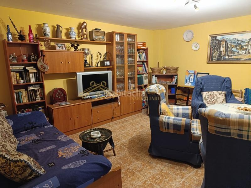 Foto bd838718-b5fd-4aee-9a74-5ecd5a3fdaac. Country house with parking in Campus Universitario Cáceres