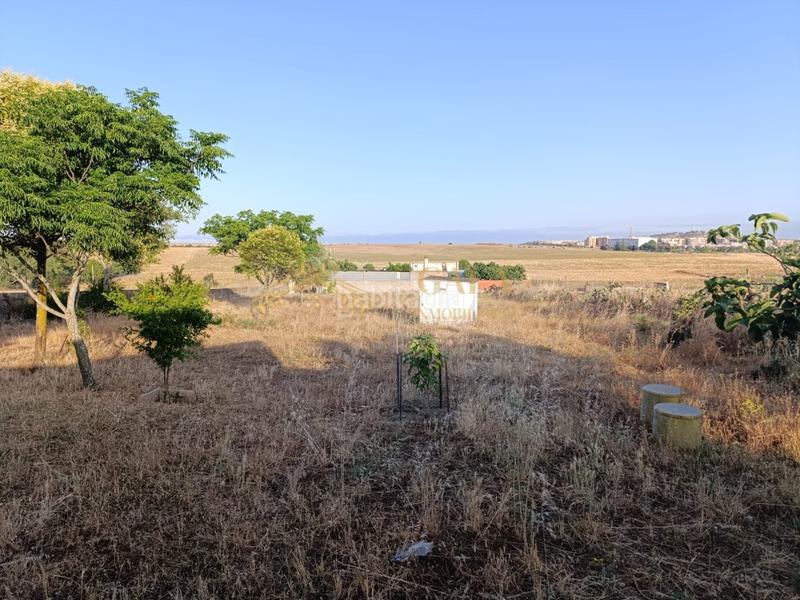 Foto fa56937f-b525-4a7c-98ef-793f2f008ab8. Country house with parking in Campus Universitario Cáceres