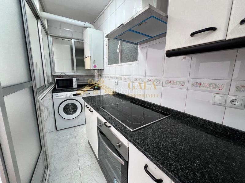 Foto bfcc2198-696e-4817-a70d-27d35c1d0602. Alquiler piso alquiler piso 4 habitaciones zona antonio hurtado en Cáceres
