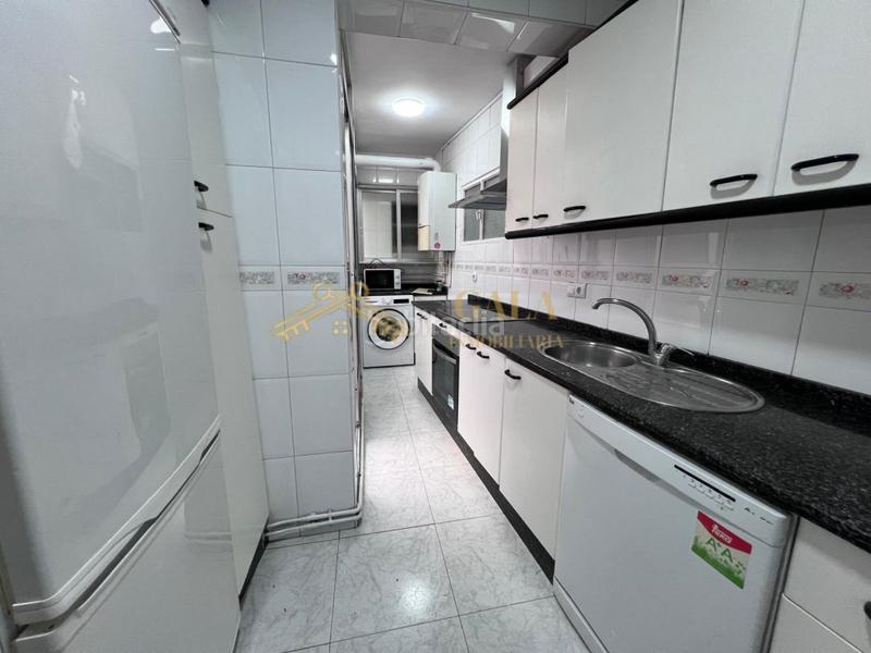 Foto df76c21e-121d-4aeb-9834-edd2284162a1. Alquiler piso alquiler piso 4 habitaciones zona antonio hurtado en Cáceres