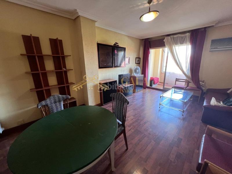 Foto 0d7c294b-ab53-4fda-a047-b33c1336e3f7. Piso venta piso 4 habitaciones zona Centro gala inmobiliaria en Cáceres
